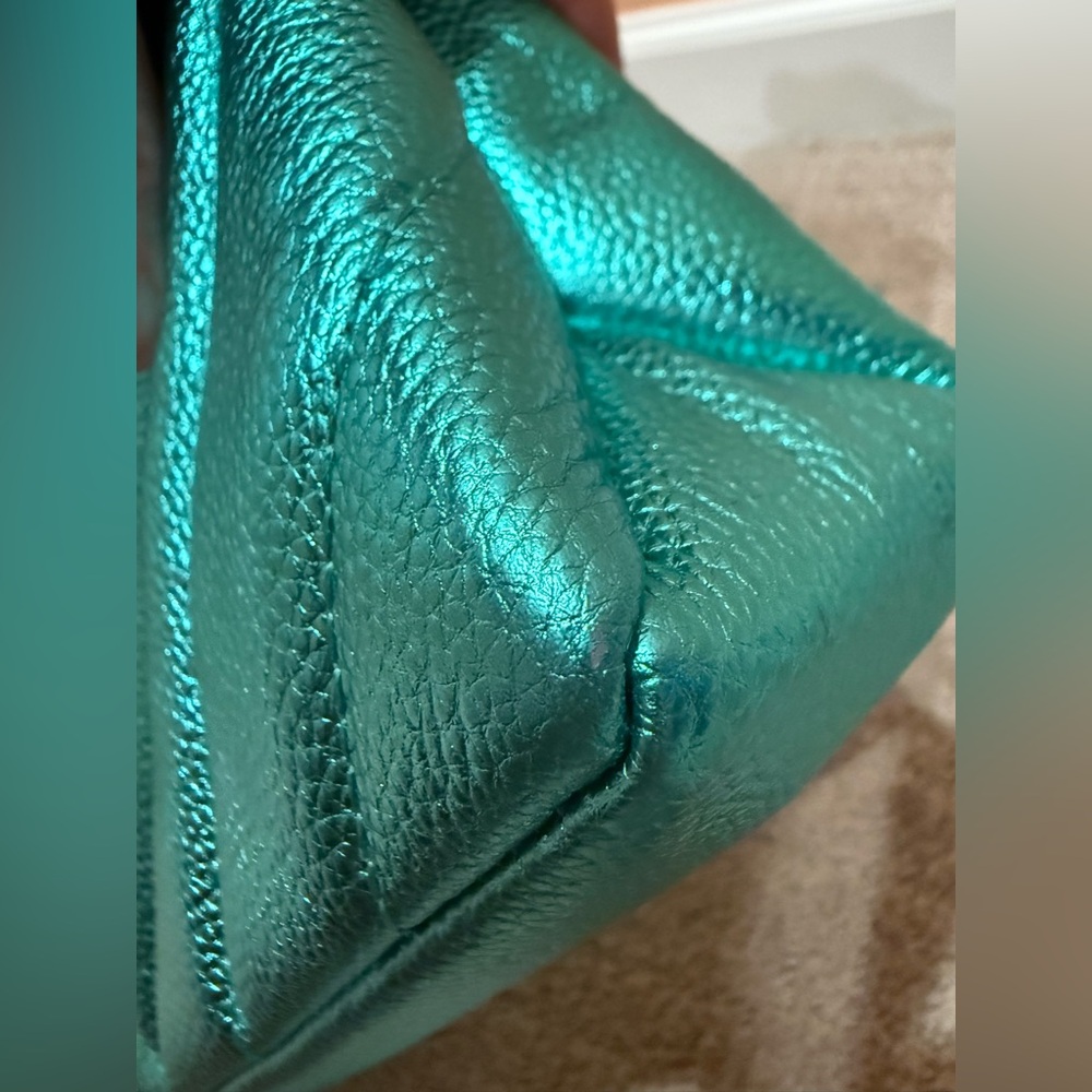 Kurt Geiger London Metallic Quilted Kensington Drench Purse - Picture 12 of 16